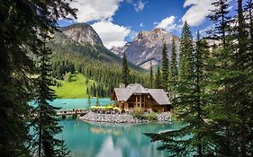 Emerald Lake Lodge